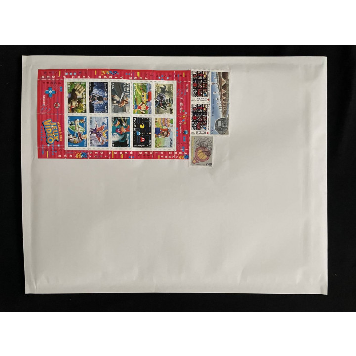 100 enveloppes bulles N°8 blanches pré timbrées lettre verte 250g (4.30€  tarif 2024)